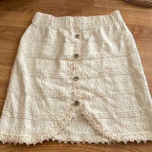 Adorable cream colored skirt